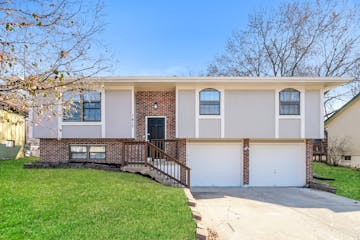 1417 N Blue Mills Rd Independence, MO 64056